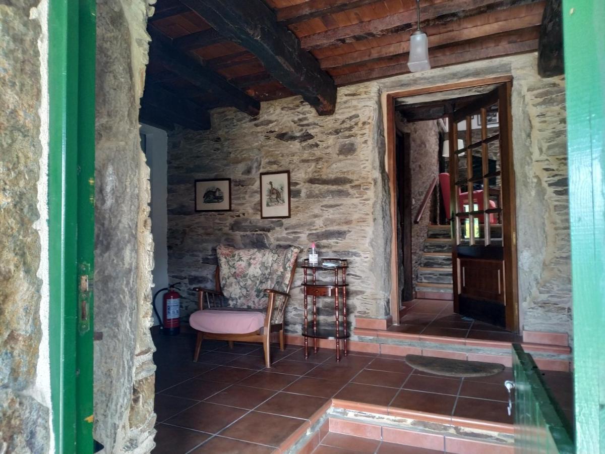 Casa O Castelo En Touro Villa Eksteriør billede